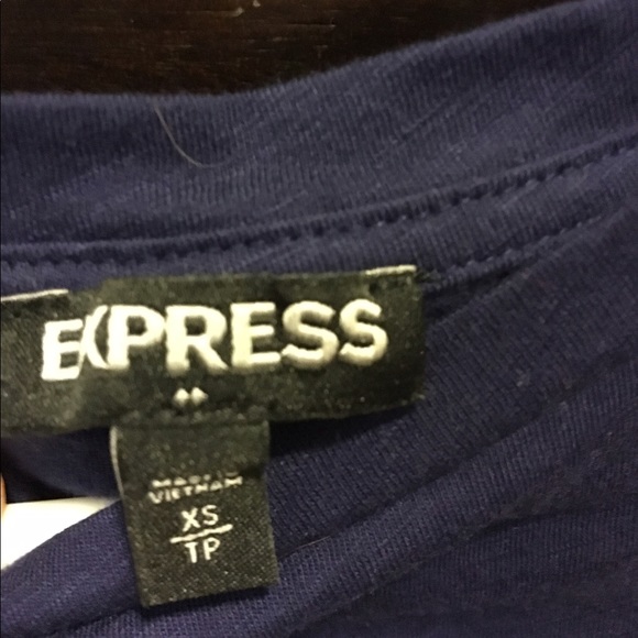 Express T-shirt XS. Super Cute Style that gives a layered look.Cute with jeans! - Picture 3 of 4